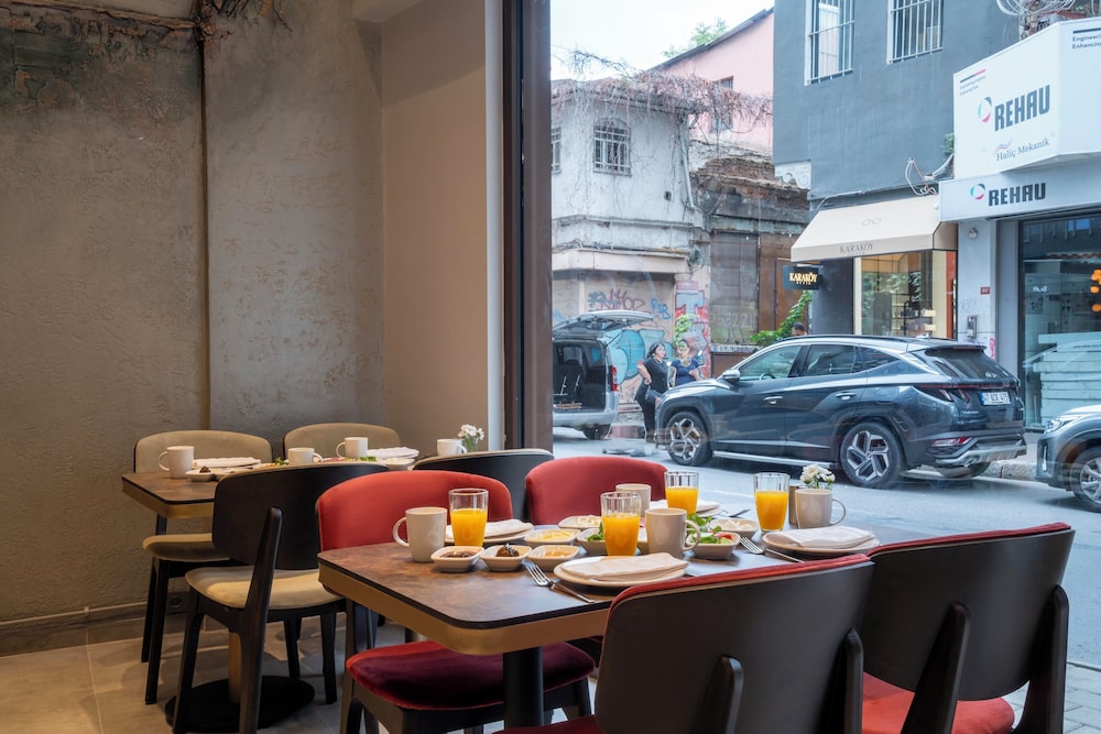 Smart and Simple Hotel Karakoy 33/50