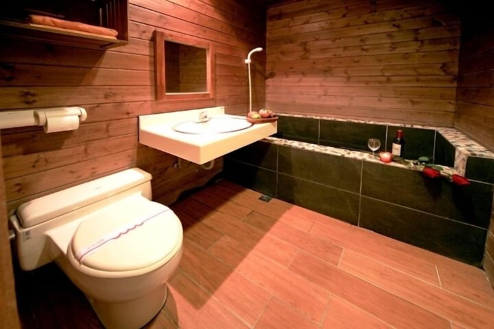 Ming Lu Holiday Hotel 47/50