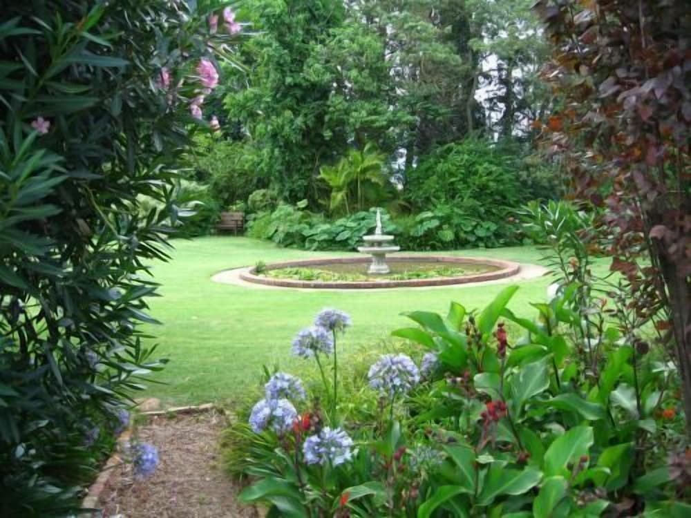 Happy Lands Self Catering/B&B 36/48