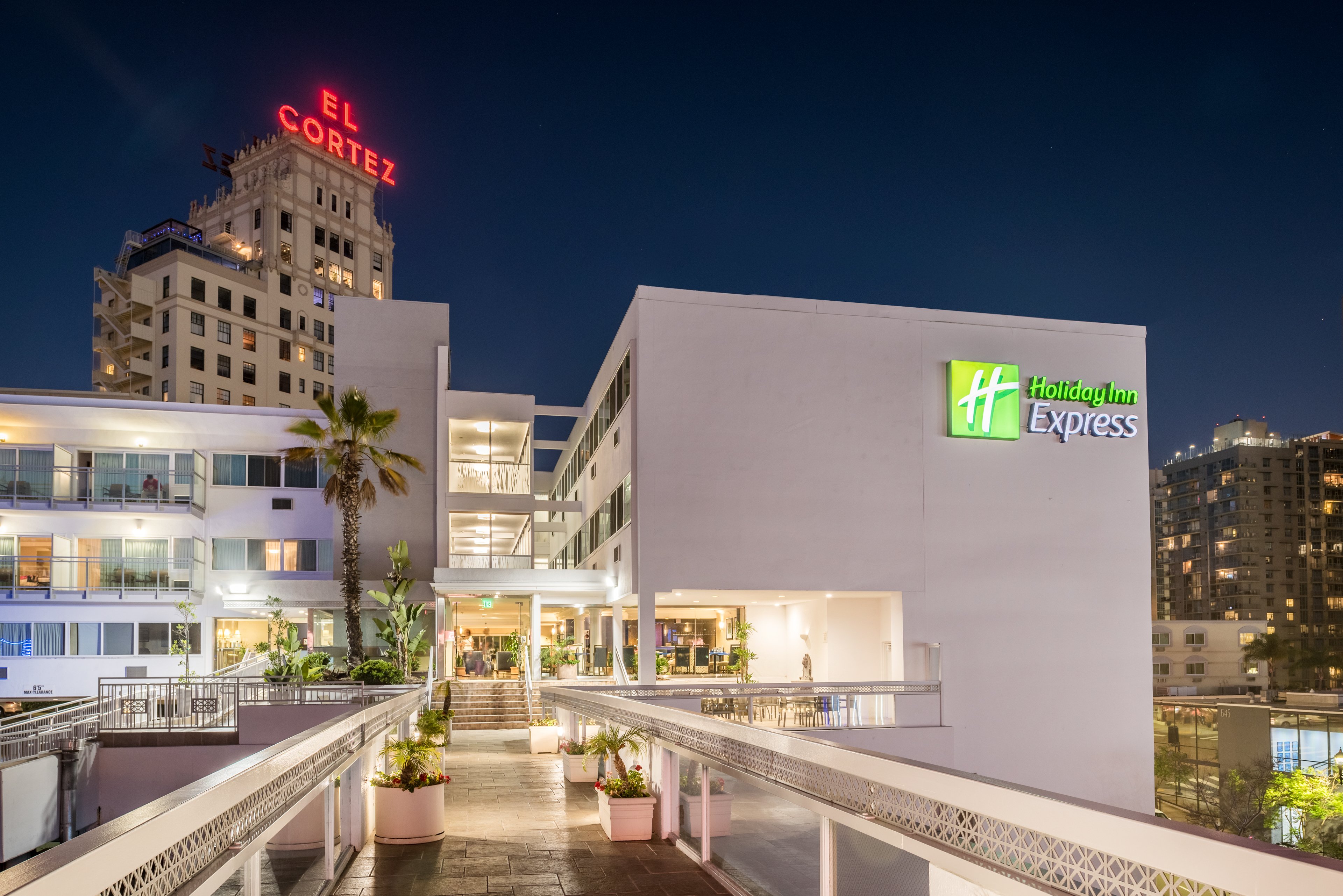 Holiday Inn Express San Diego Downtown 6/56