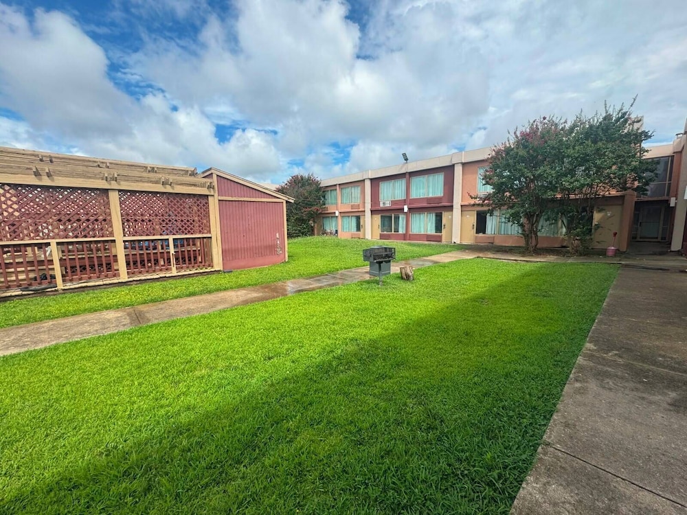 Express Inn Suites 51/58