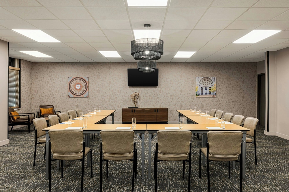 Four Points by Sheraton Columbus - Polaris 45/52