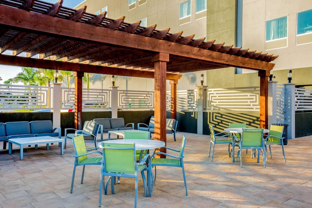 La Quinta Inn And Suites By Wyndham Mcallen Convention Center 41/56