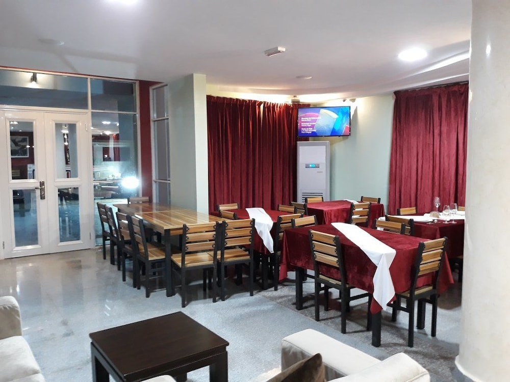 Safyad Hotel 28/40