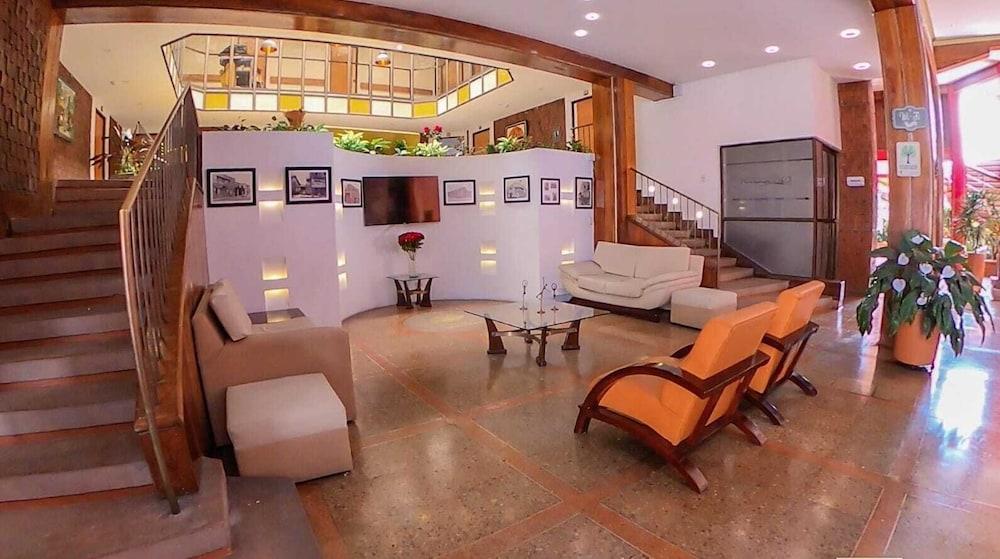 Hotel Mariscal Robledo Cartago 18/22