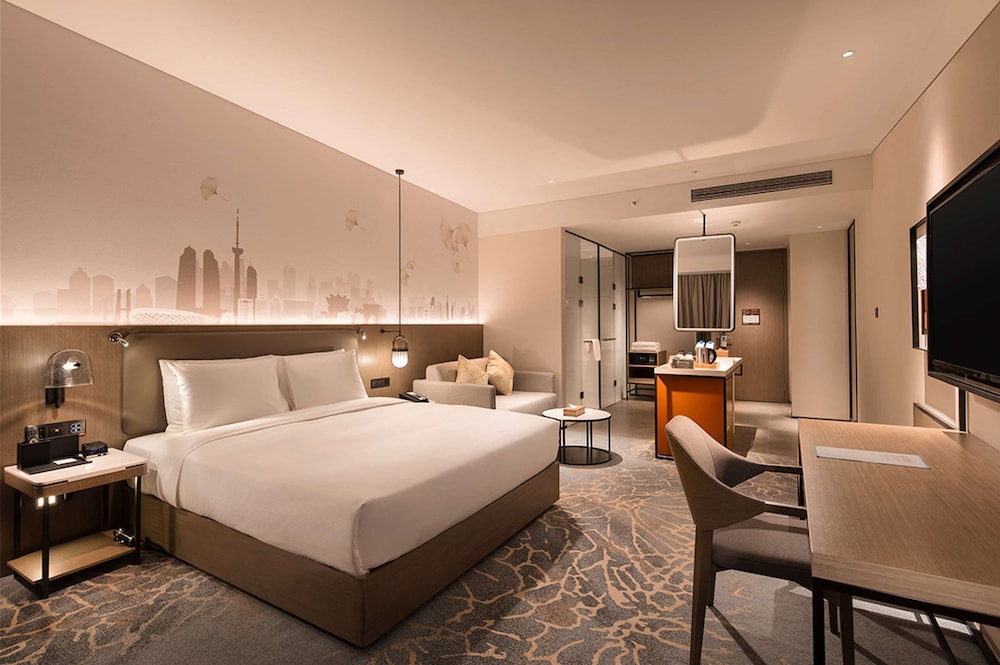 ROOM, KING BED, ACCESSIBLE