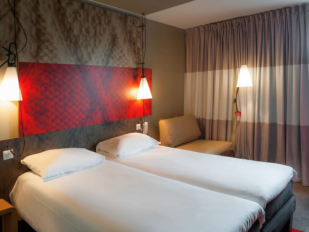 Ibis Paris La Defense Courbevoie 15/49
