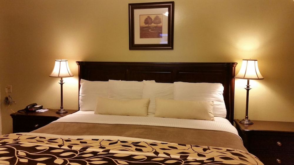 Parkway Motel & European Lodges 3/64