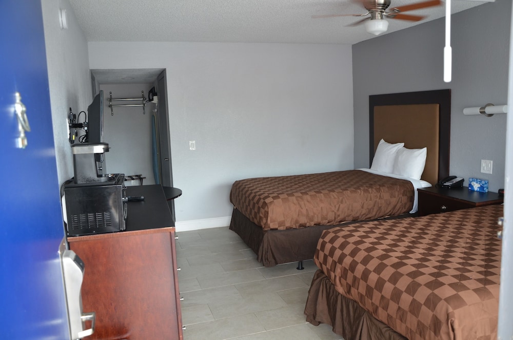 Rodeway Inn Sun City Center 17/46