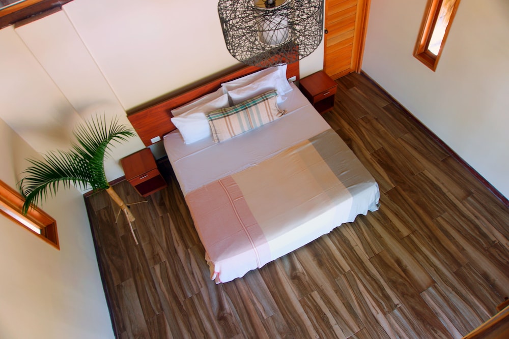 Tay Beach Hotel 55/75