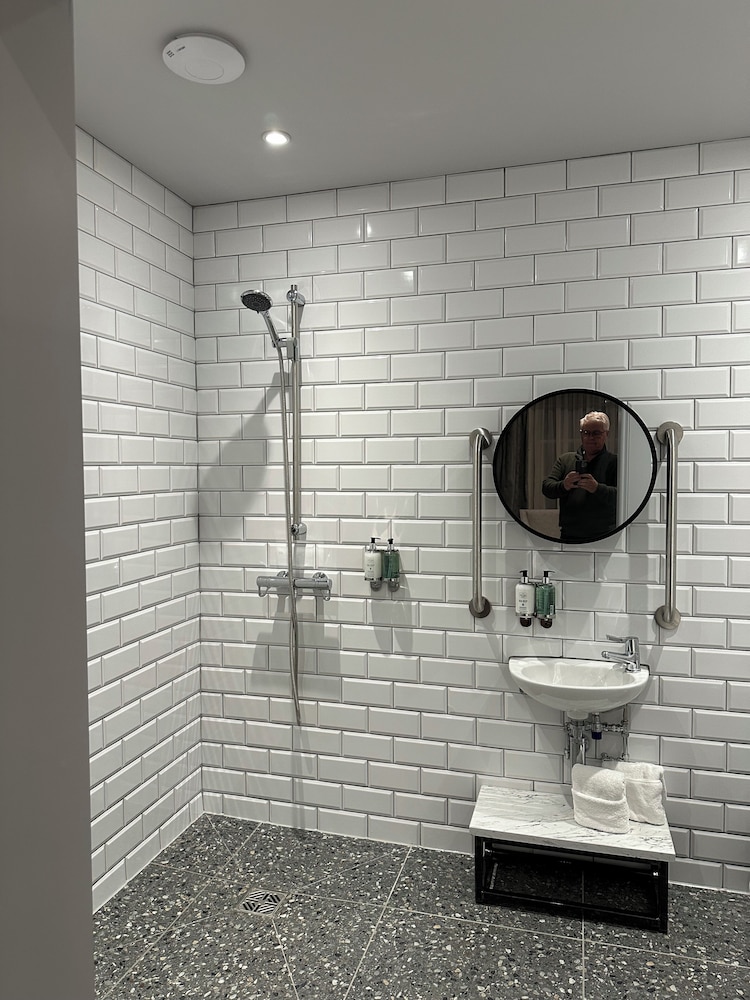 King Street Aparthotel 34/62