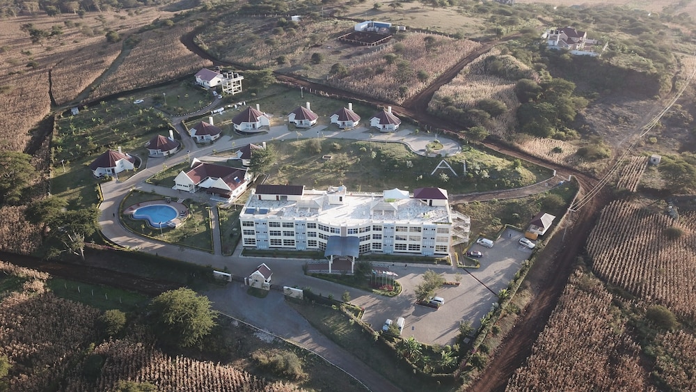 A1 Hotel and Resort 39/43