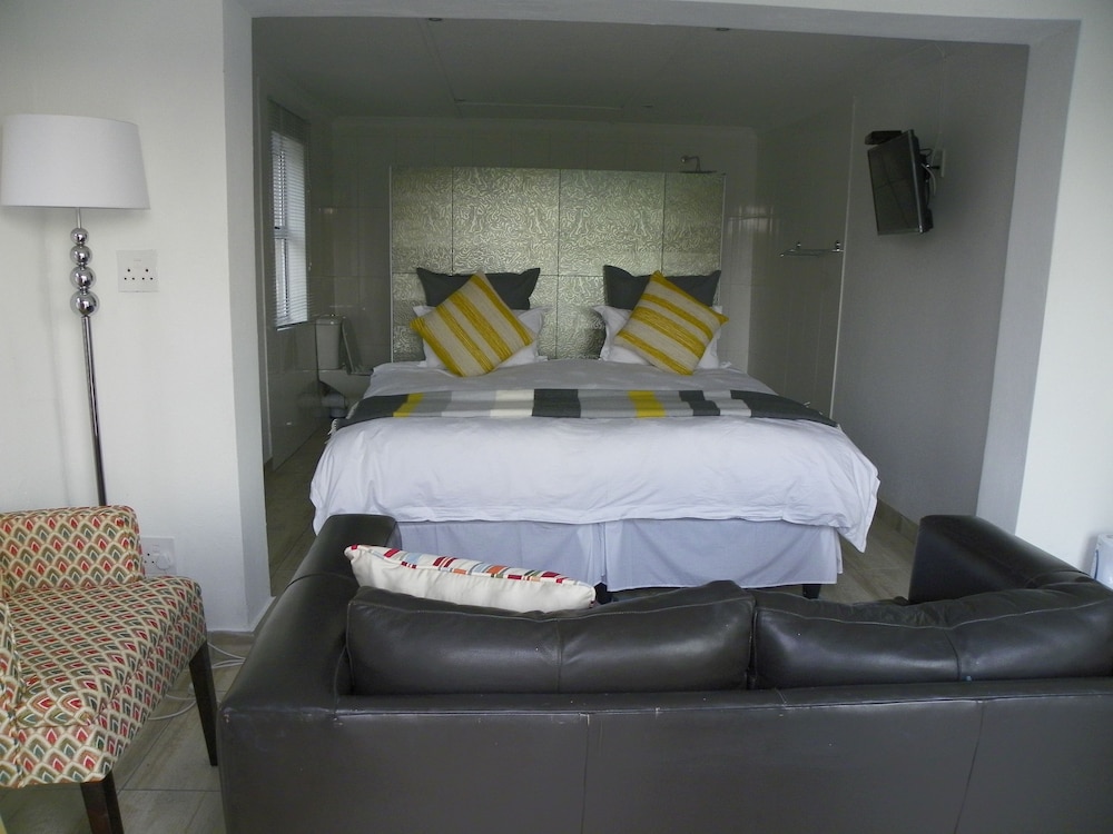 Blue's Guest House 14/33