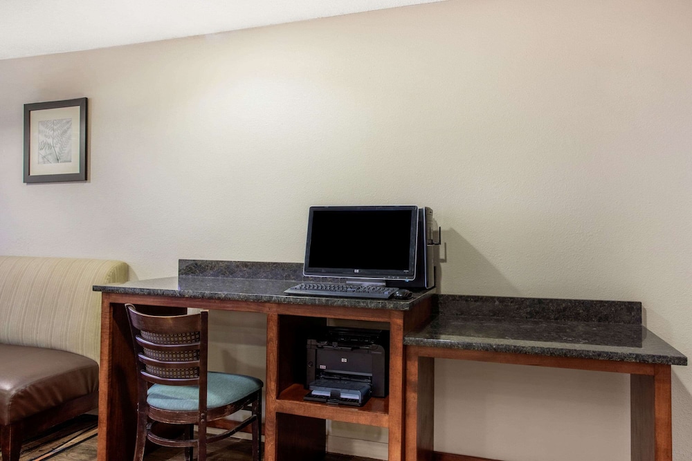 MainStay Suites Decatur River City 40/43