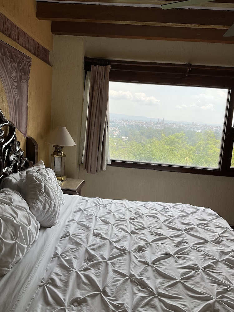 Villa San Jose Hotel And Suites 12/50