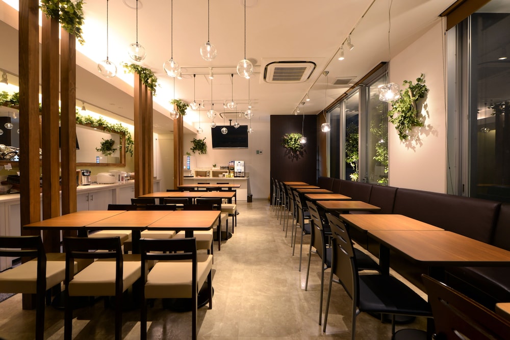 Vessel Inn Hiroshima Ekimae 42/62