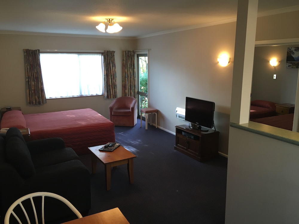 Parklands Motor Lodge 38/65