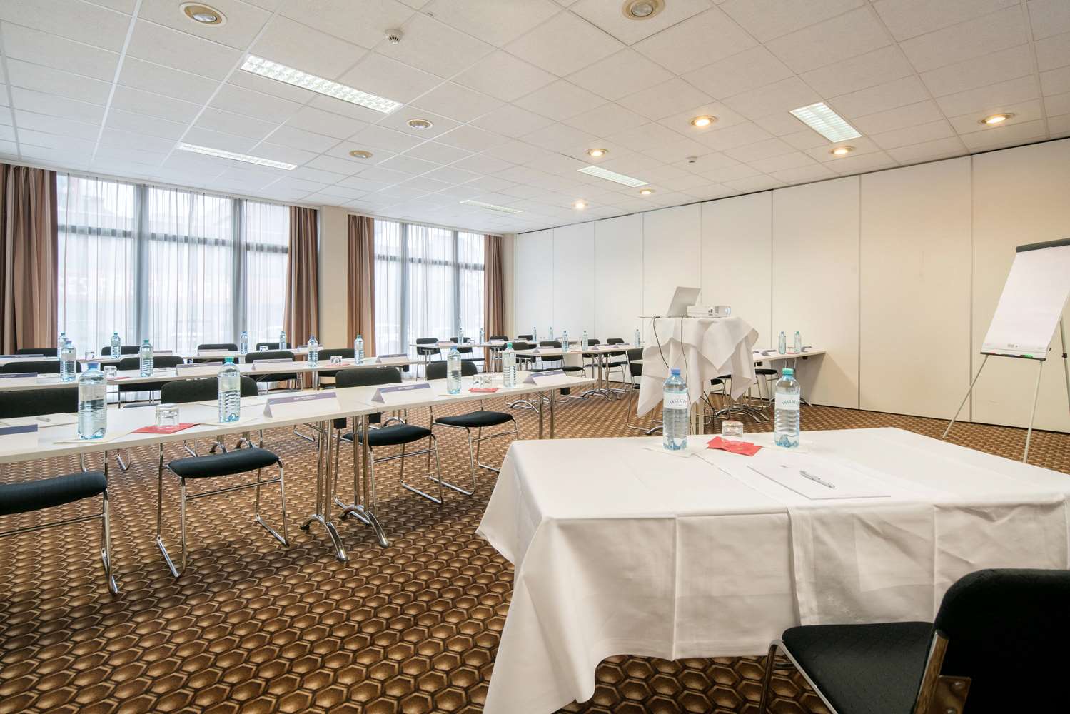 Smart Hotel Voesendorf 58/66