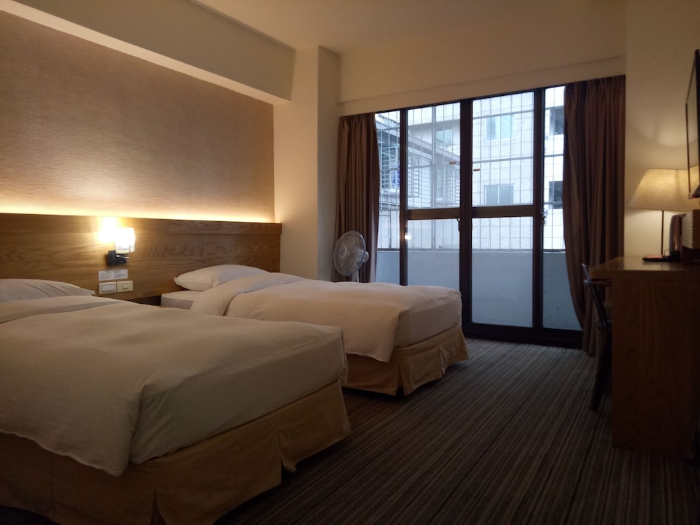 Green World New World Hotel 9/40