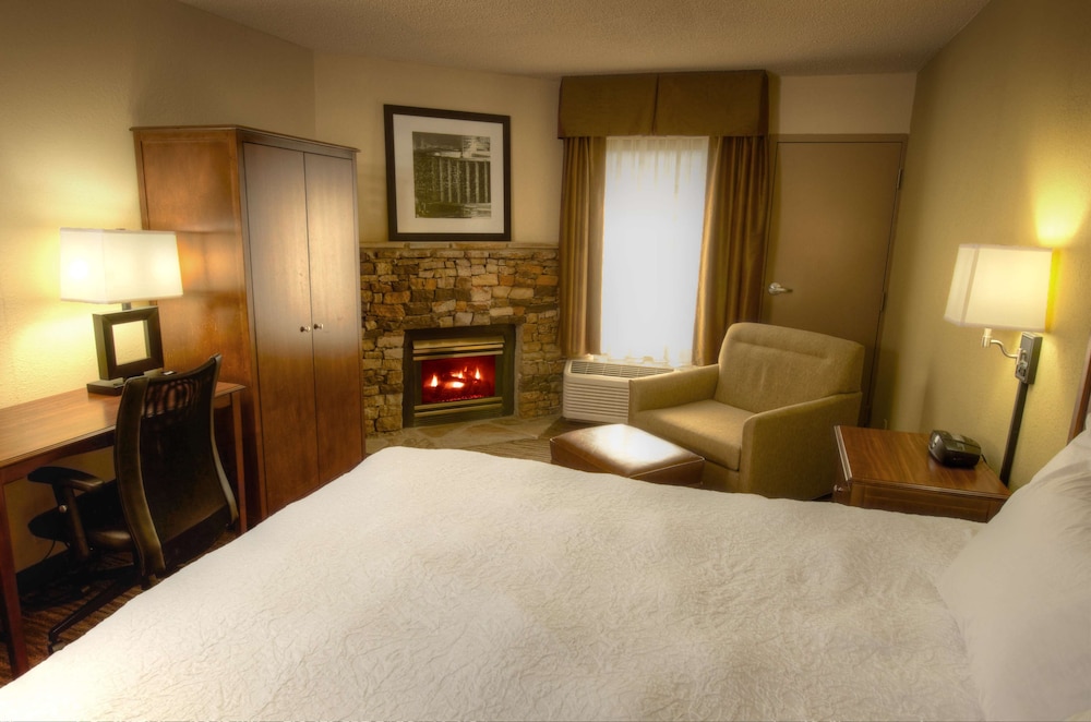 Hampton Inn Gatlinburg 18/68
