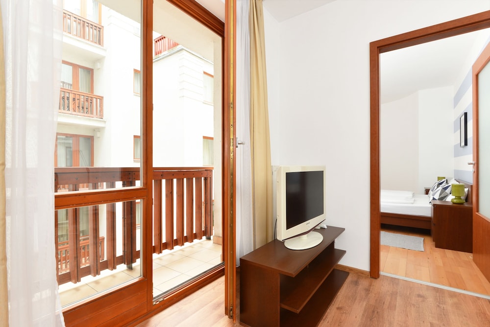 Lord Residence 49/58
