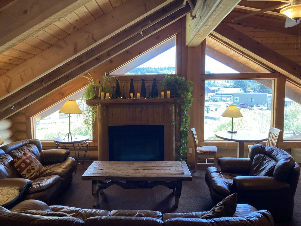 The Boulder Creek Lodge 45/64