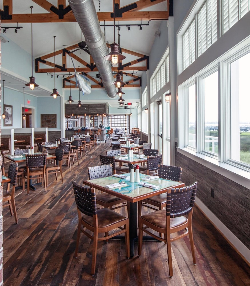 Harborside At Charleston Harbor Resort And Marina 32/50