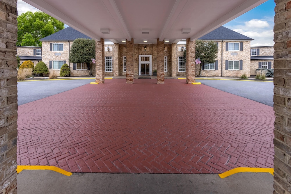 Penn Harris Hotel, Trademark Collection by Wyndham 40/46