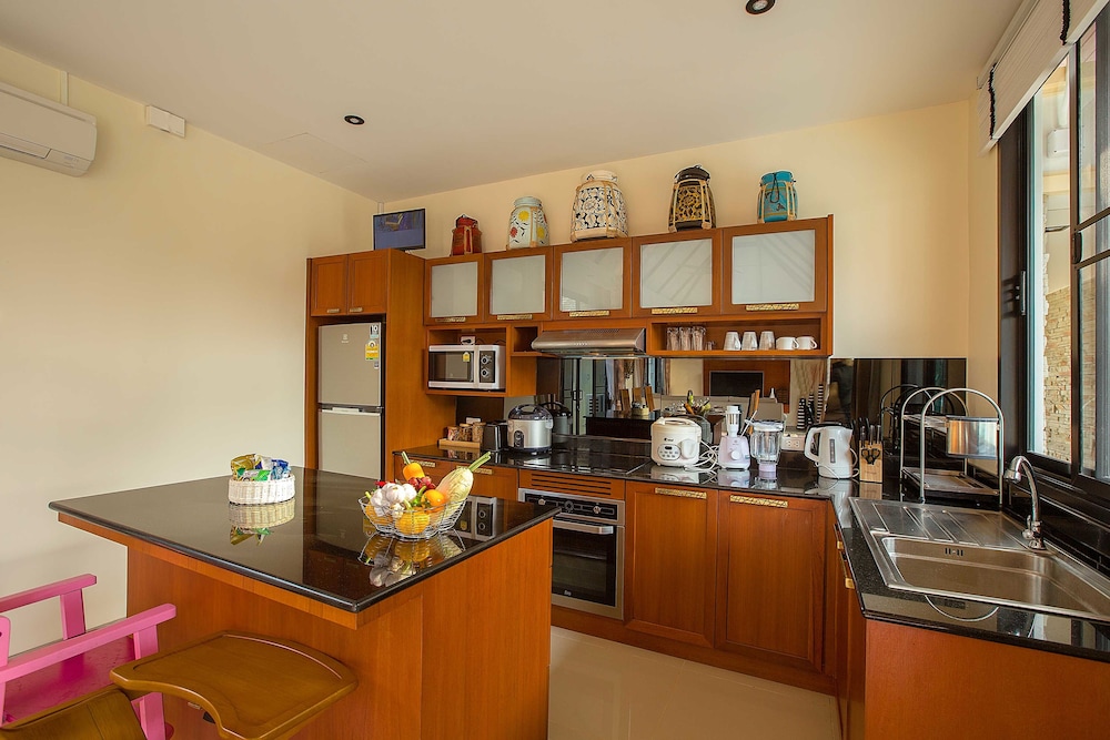Rawai Vip Villas Kids Park And Spa 82/87