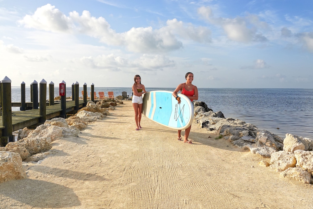 Hadley House Resort 48/64