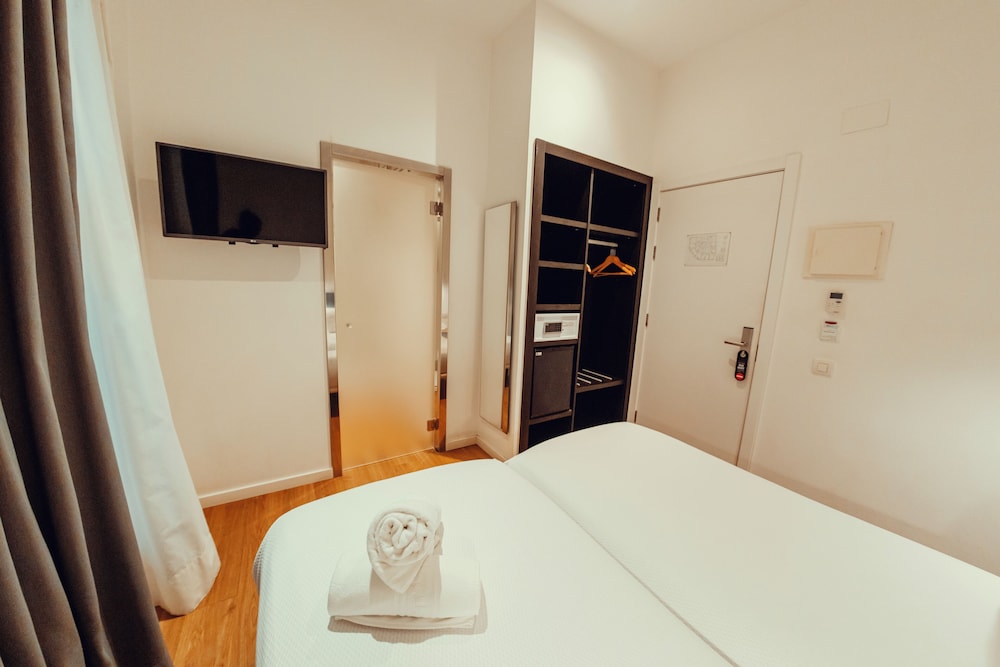 STANDARD, DOUBLE OR TWIN BED