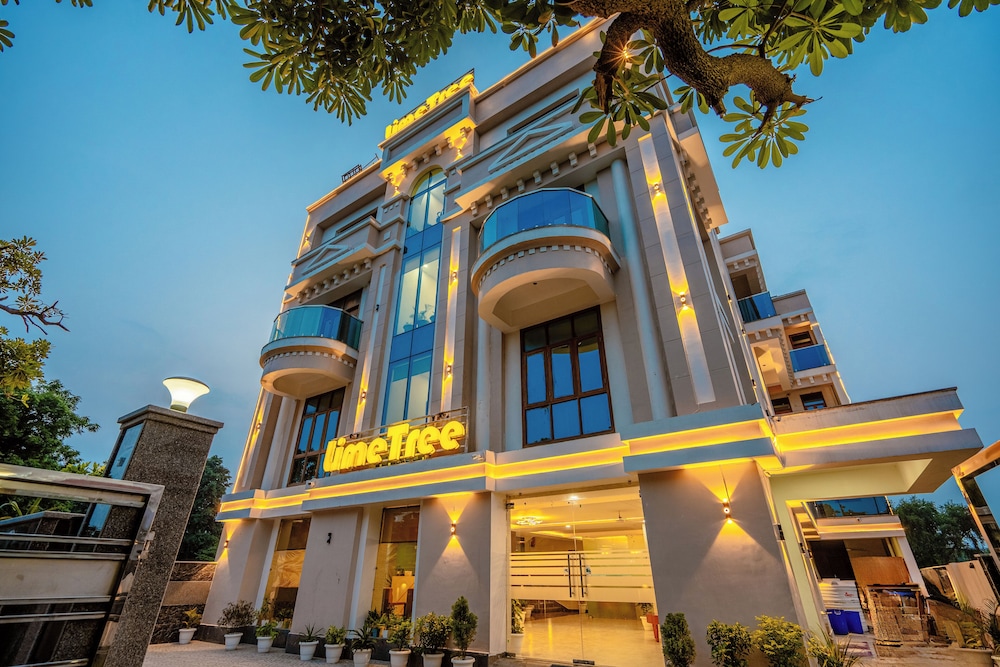 Lime Tree Hotels & Banquet Greater Noida 2/50