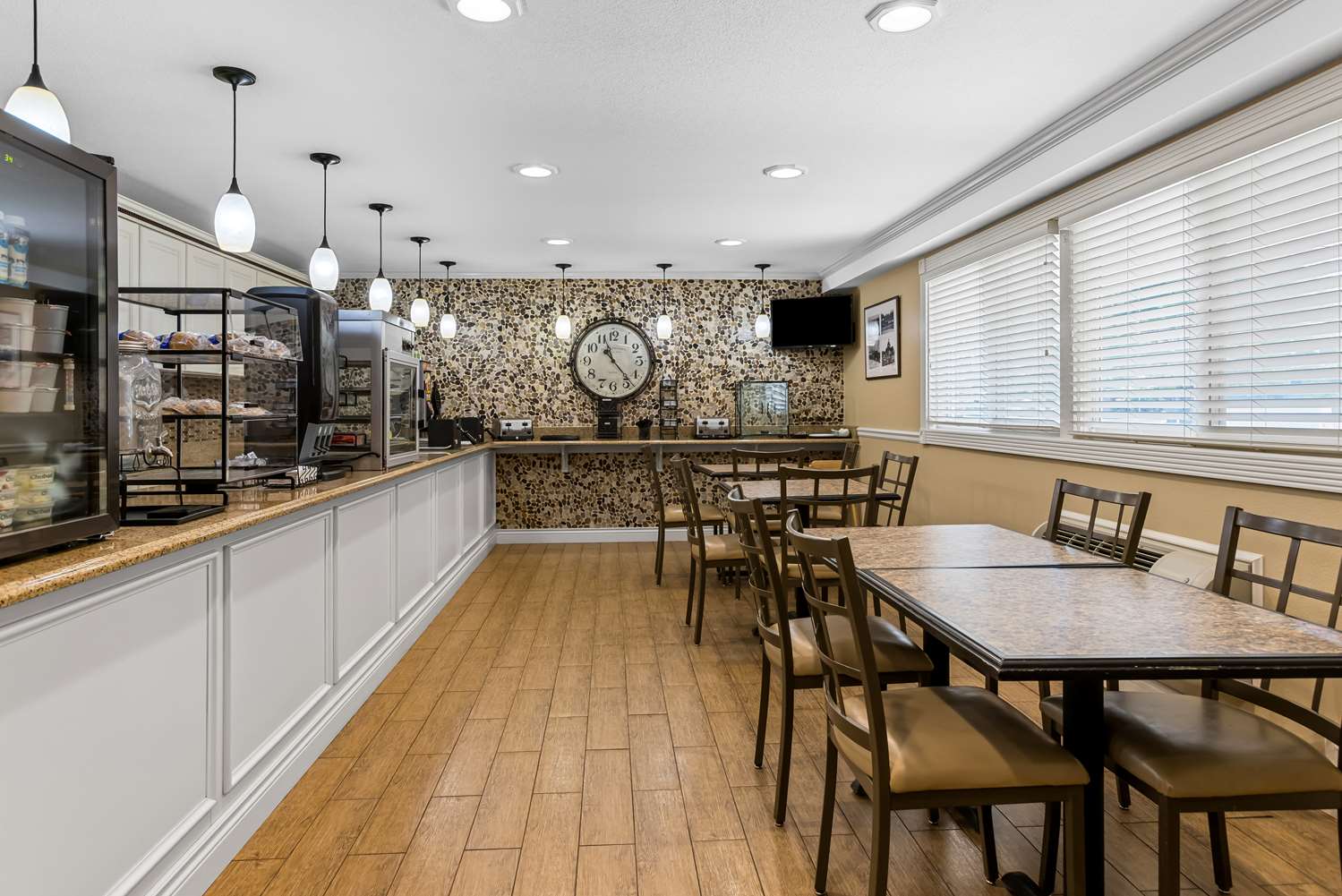 Best Western Of Harbor Springs 30/35