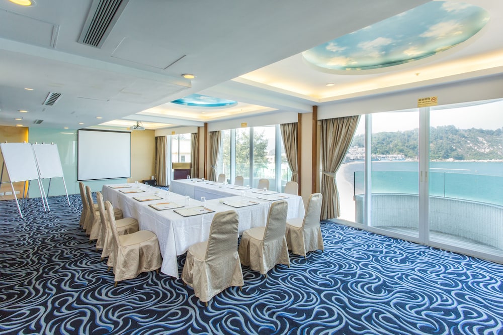 Warwick Hotel Cheung Chau 28/48