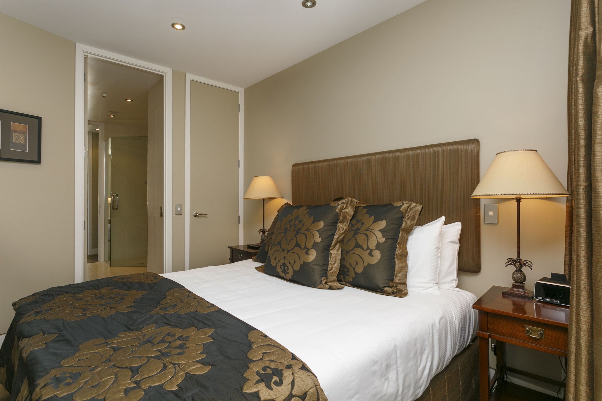 2 Bedrooms, Luxury, Apartment, 2 King Beds, Lake Side, Lake View, Sofa، The Reef Resort 3/9