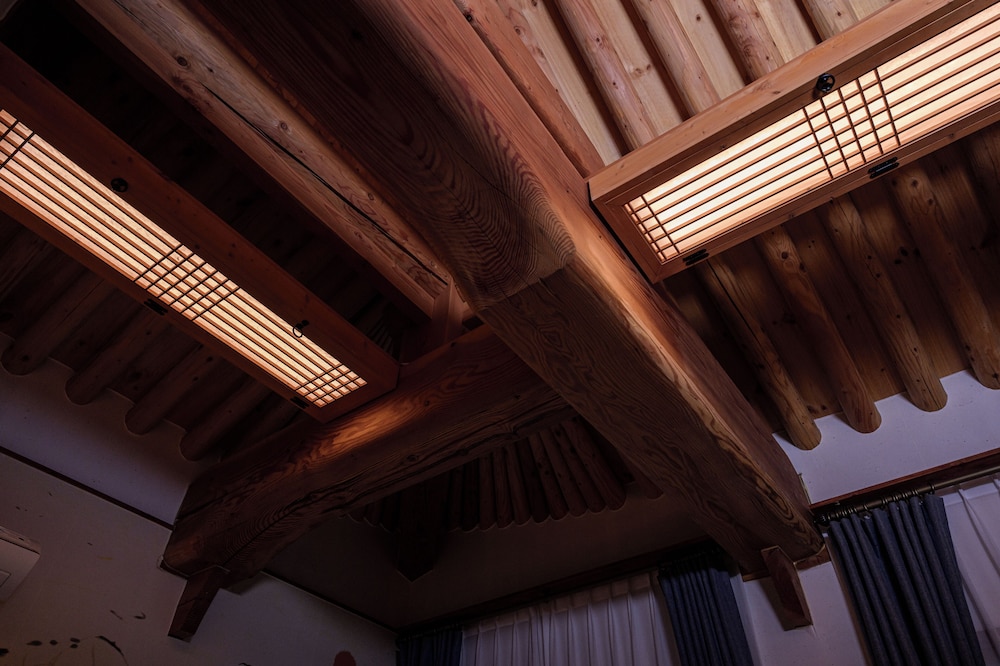 Wangyijimil Hanok Hotel 2/46