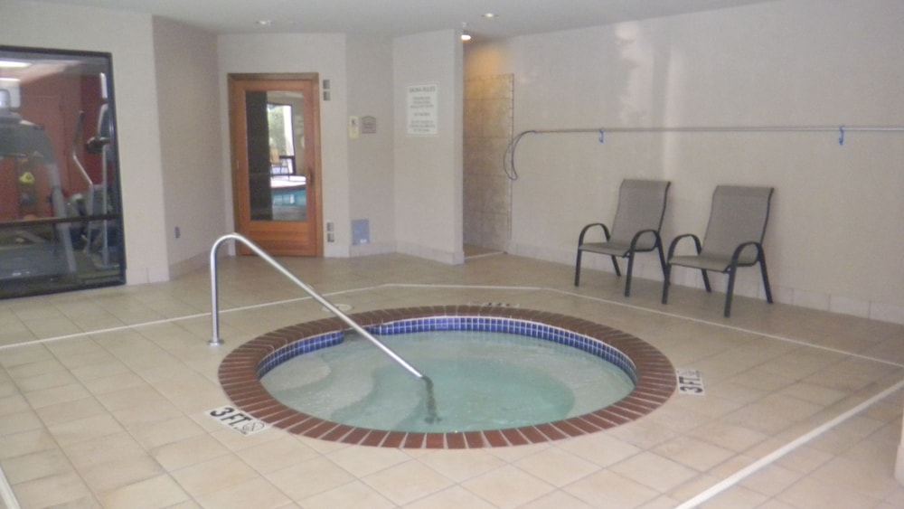 DoubleTree Club by Hilton Springdale 10/36
