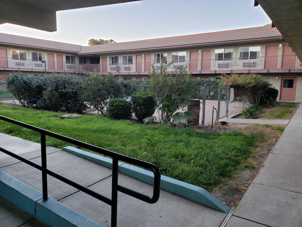Baymont by Wyndham Coalinga 21/24