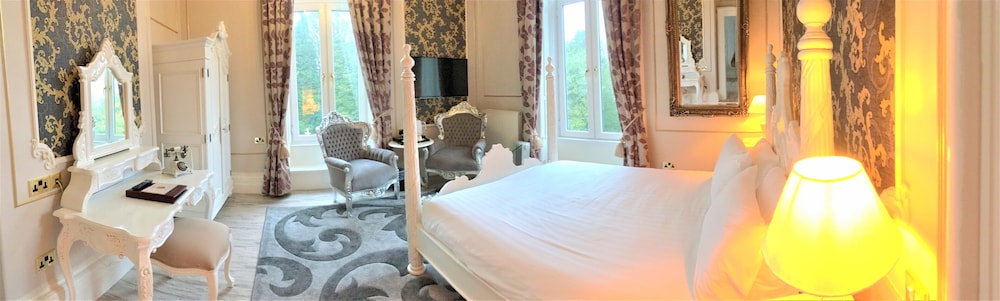 Astley Bank Hotel by Sunday 34/58