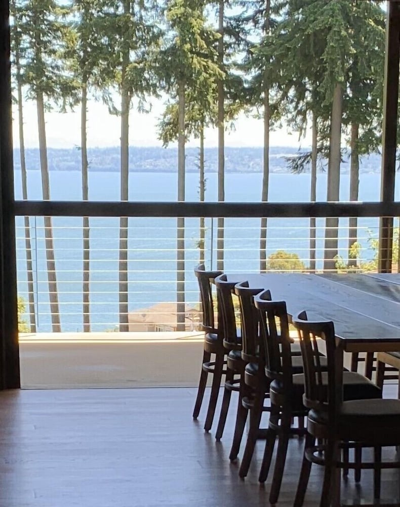 Comforts of Whidbey 23/34