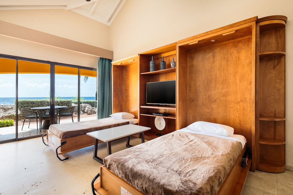 The Royal Sea Aquarium Resort 28/84
