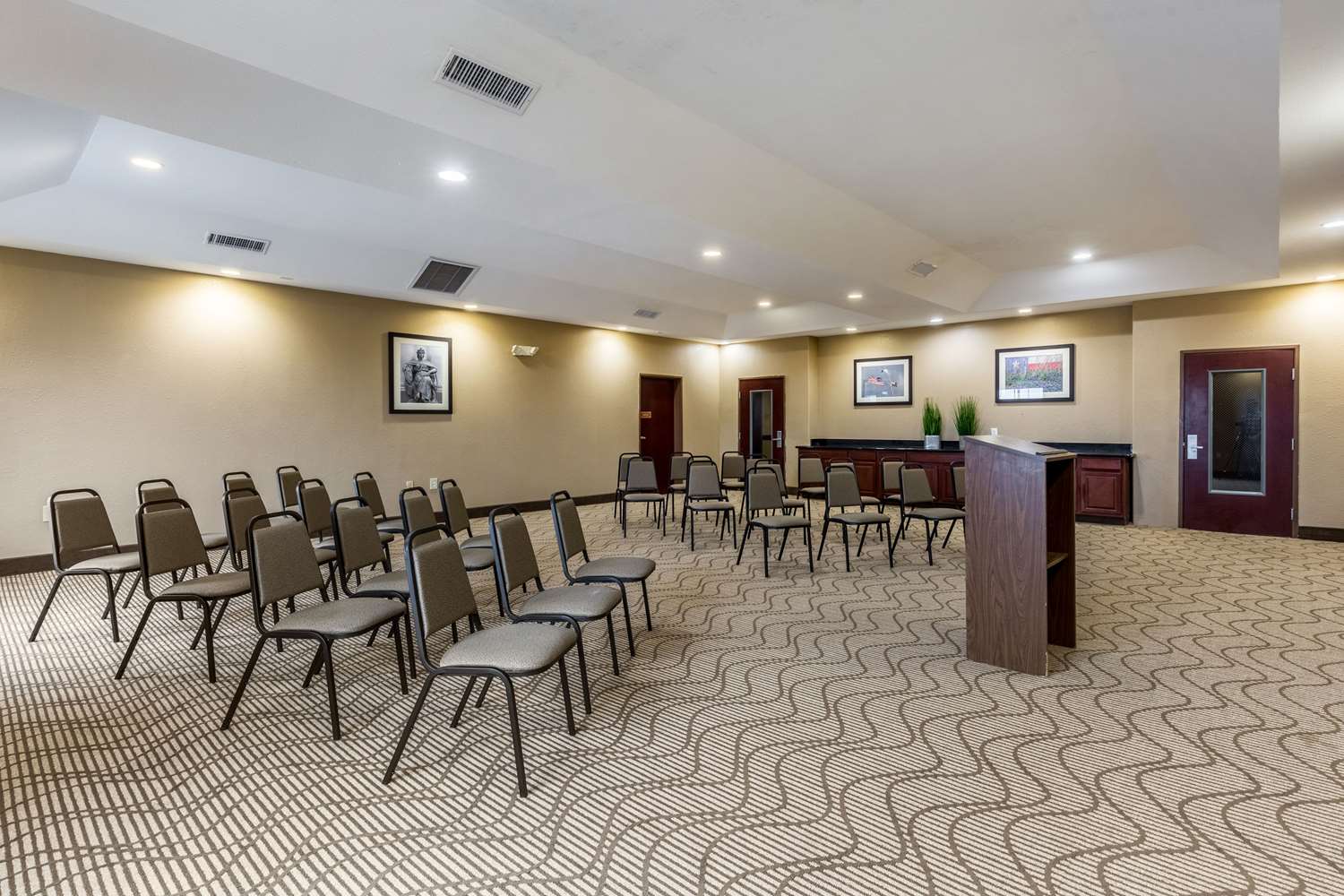 Comfort Suites Galveston Cruise Port Area - Beachside 36/44