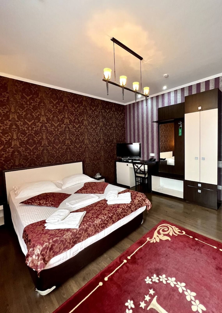 IRIS HOTEL 14/50