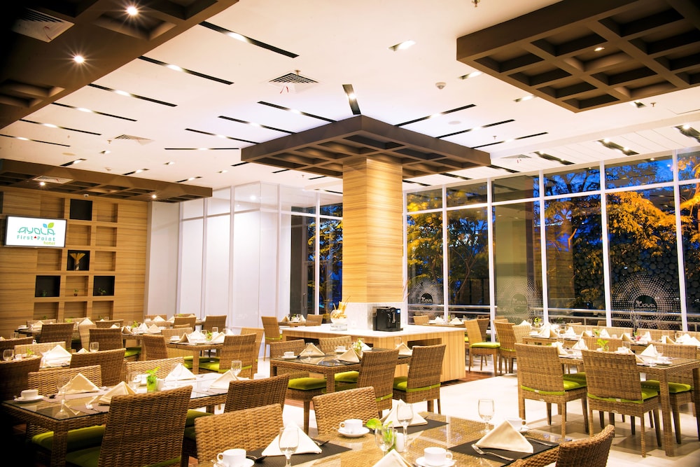 Ayola First Point Hotel Pekanbaru 42/48