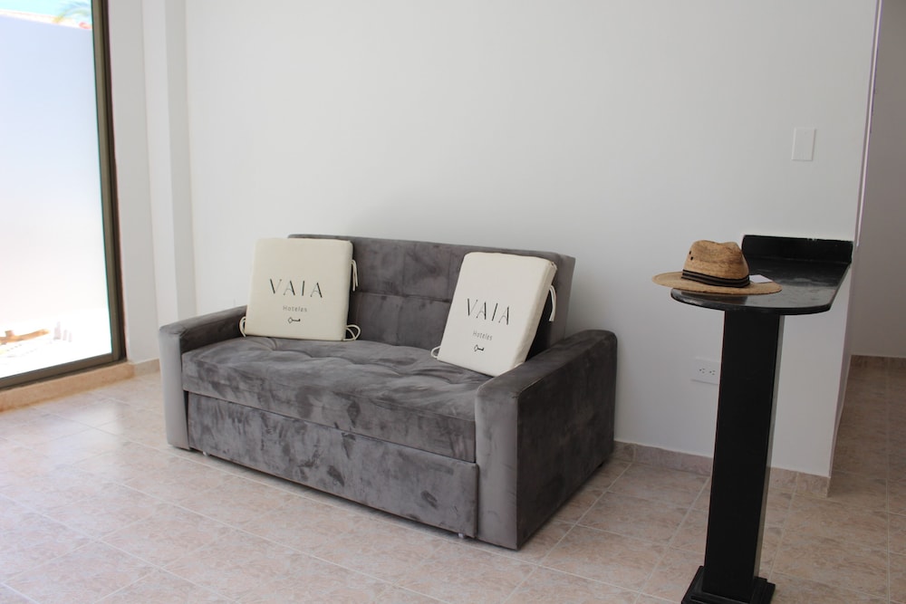 VAIA HOTELES 25/48