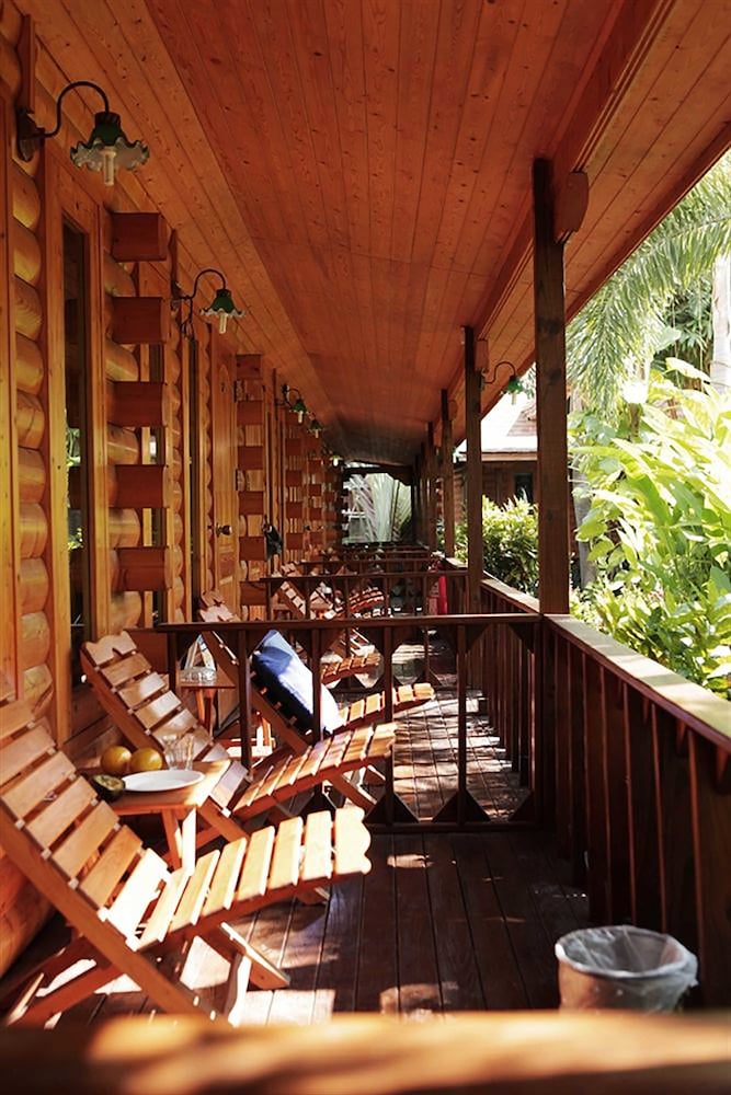 Loghome Boutique 38/71