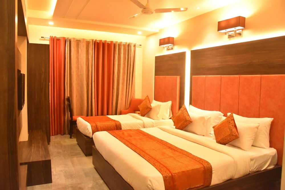 Hotel Abhinav International 14/26