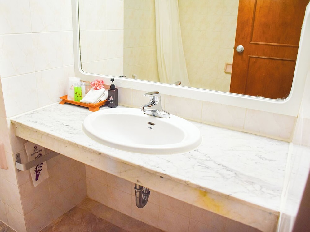 Asia Pattaya Hotel 77/78