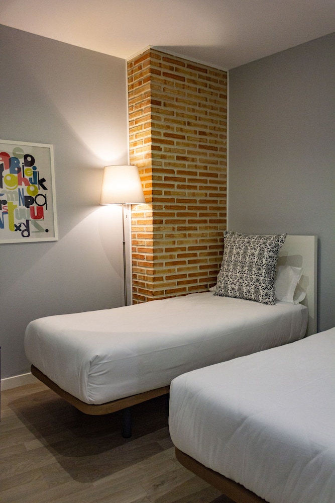 3 BEDROOMS, FAMILY, APARTMENT