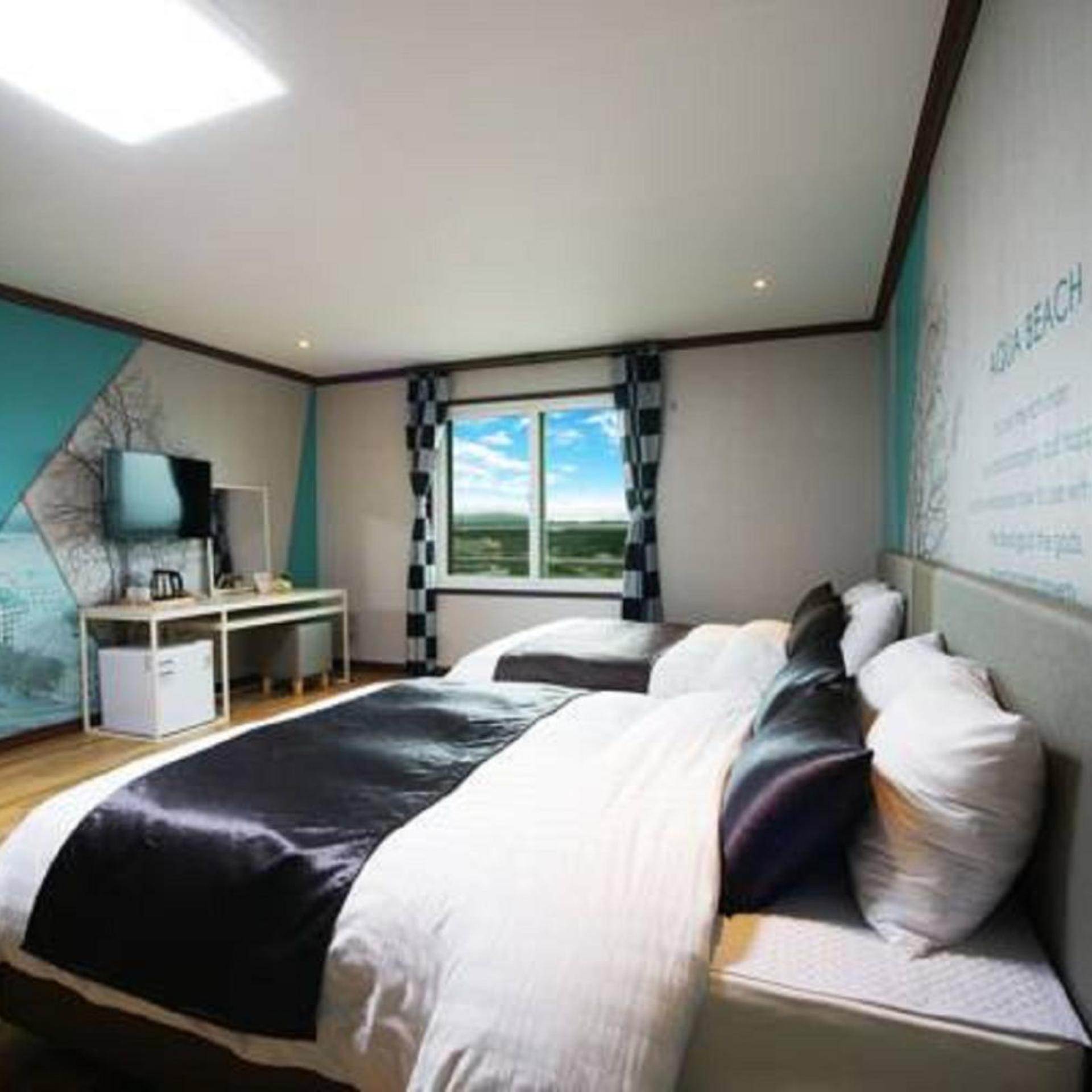 Deluxe, Twin Beds